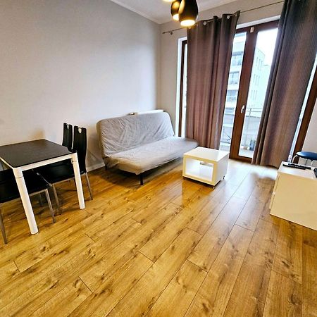 First -- Green Zoliborz Apartment 4 Варшава Экстерьер фото
