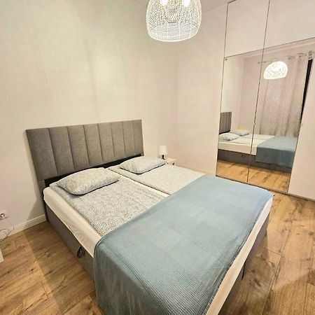 First -- Green Zoliborz Apartment 4 Варшава Экстерьер фото